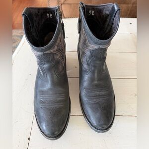 Women Black Leather Western Ariat Boots size 9